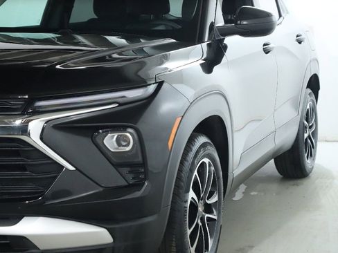 Used 2025 Chevrolet TrailBlazer LT image 4