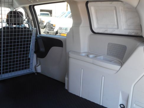 Used 2014 RAM C/V Tradesman FWD image 21
