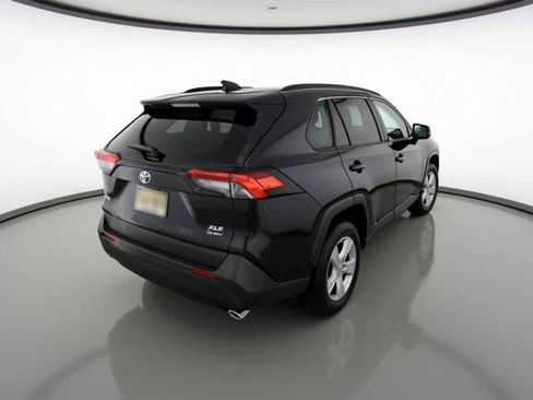 Used 2025 Toyota RAV4 XLE image 8