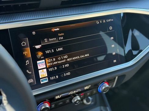 Certified 2025 Audi Q3 2.0T Premium w/ Convenience Package image 26