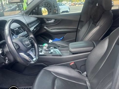 Used 2017 Audi Q7 3.0T Prestige AWD/4WD image 5