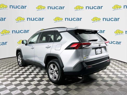 Used 2025 Toyota RAV4 XLE AWD/4WD image 5