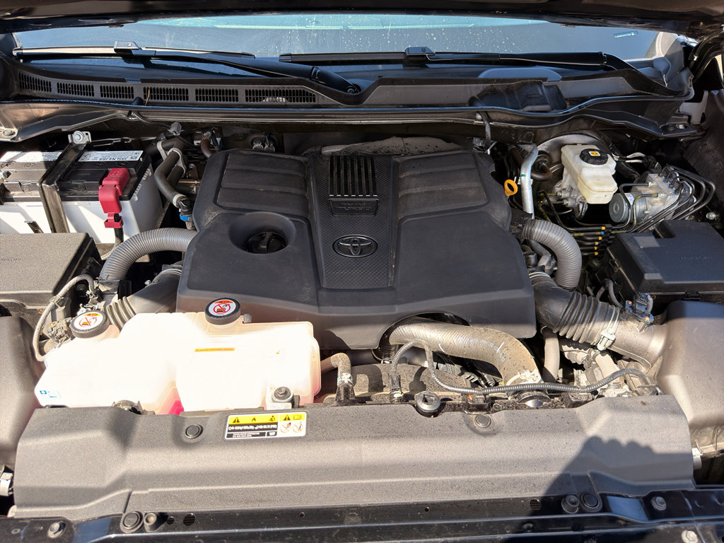 Used 2025 Toyota Tundra Limited AWD/4WD image 28