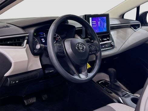Used 2024 Toyota Corolla LE image 7