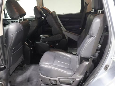 Used 2023 Subaru Ascent Limited AWD/4WD image 18