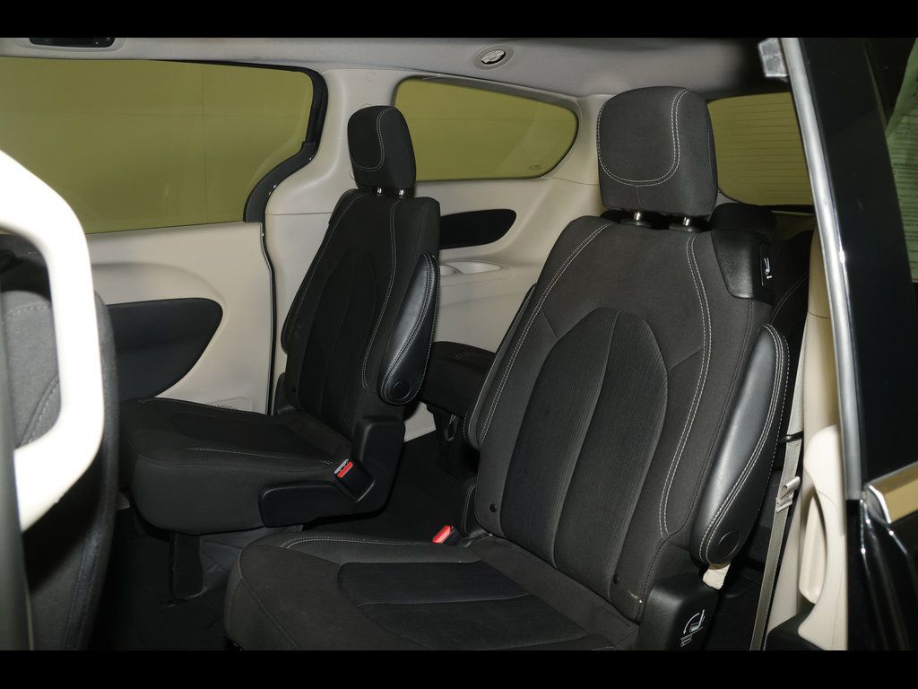 Used 2023 Chrysler Voyager LX FWD image 27