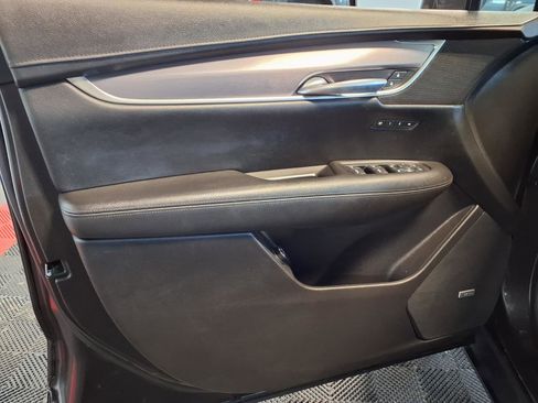 Used 2018 Cadillac XT5 Luxury w/ Driver Awareness Package image 17