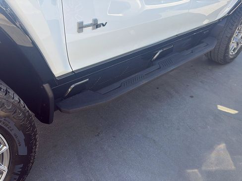 Used 2025 GMC Hummer EV 3X AWD/4WD image 10