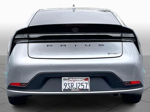 Used 2025 Toyota Prius Plug-In Hybrid image 4
