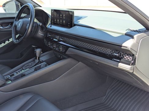 Used 2024 Honda Accord Sport image 28