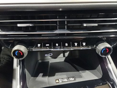 New 2026 Chevrolet Traverse LT image 24