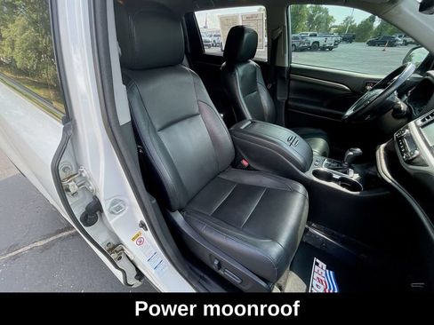 Used 2017 Toyota Highlander Limited AWD/4WD image 20