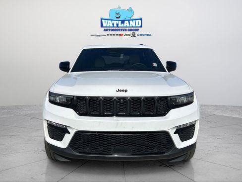 Certified 2023 Jeep Grand Cherokee Limited w/ Luxury Tech Group II image 8