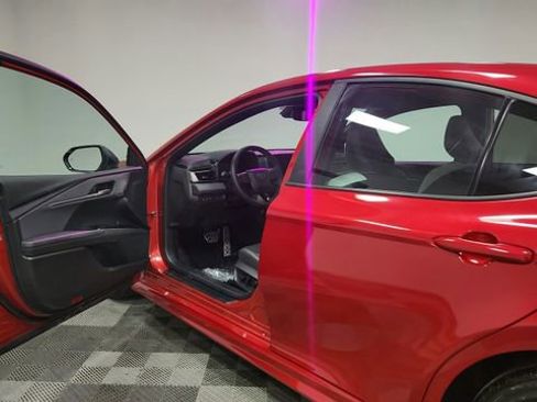 Used 2025 Toyota Camry SE w/ Convenience Package image 18