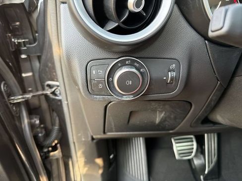 Used 2023 Alfa Romeo Stelvio Veloce AWD/4WD image 17