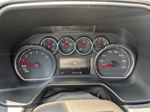 Used 2021 Chevrolet Suburban Z71 w/ Rear Media and Nav Package AWD/4WD image 16