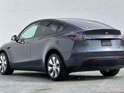 Used 2023 Tesla Model Y Long Range image 6