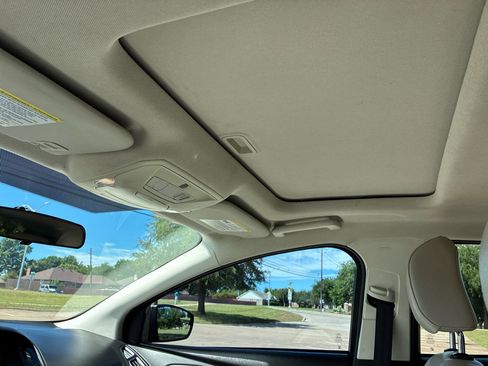 Used 2018 Ford Focus Titanium FWD image 33
