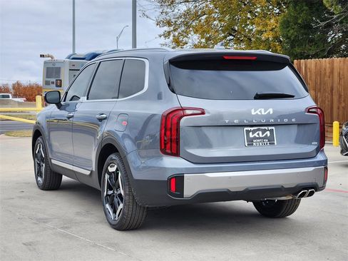 New 2025 Kia Telluride S image 3