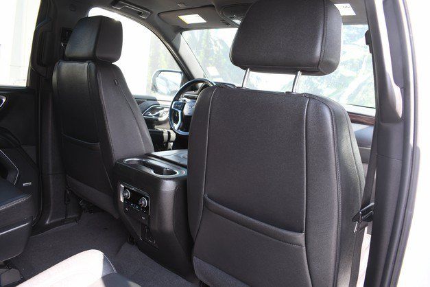 Used 2023 Chevrolet Tahoe Z71 w/ Luxury Package AWD/4WD image 27