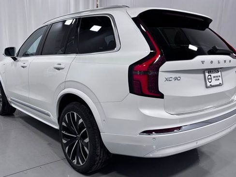 New 2026 Volvo XC90 T8 Ultra w/ Protection Package Premier AWD/4WD image 8