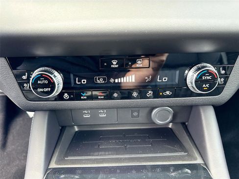 New 2026 Mitsubishi Outlander SEL FWD image 14