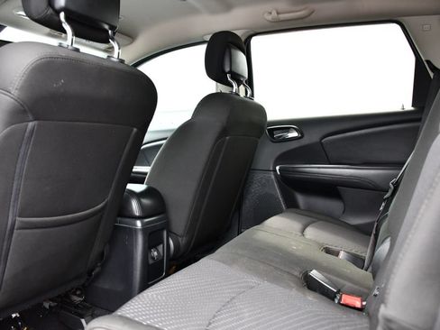 Used 2019 Dodge Journey SE w/ Connectivity Group FWD image 15