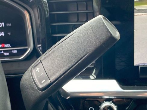 Used 2024 GMC Sierra 1500 SLE image 17