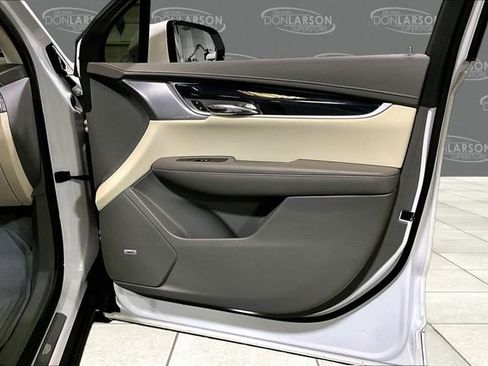 Used 2024 Cadillac XT6 Premium Luxury w/ LPO, Floor Liner Package AWD/4WD image 12