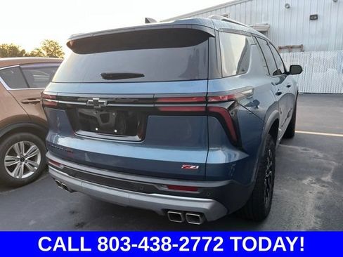 Used 2025 Chevrolet Traverse Z71 AWD/4WD image 4