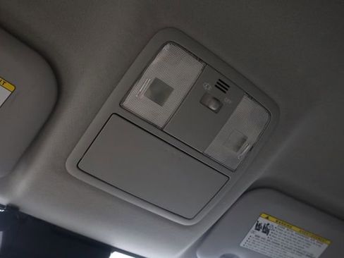 Used 2018 Toyota Corolla iM image 21