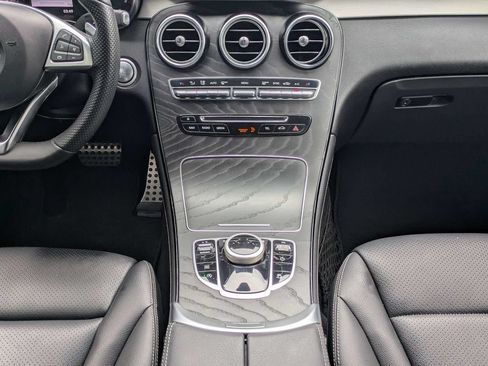 Used 2019 Mercedes-Benz GLC 300 image 21