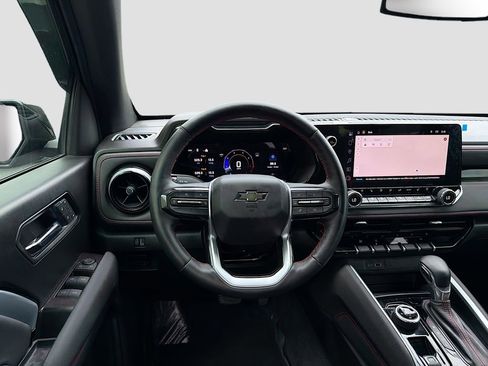 Used 2025 Chevrolet Colorado Z71 w/ Technology Package image 22