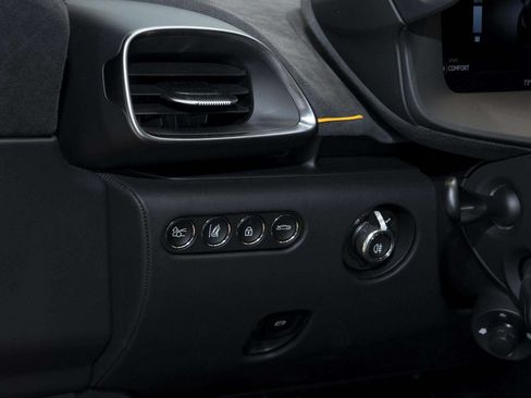 Used 2026 McLaren Artura Spider RWD image 26