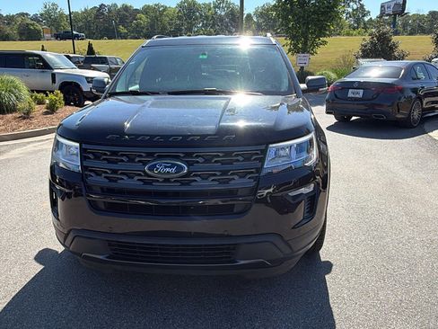 Used 2019 Ford Explorer XLT w/ Equipment Group 202A FWD image 3