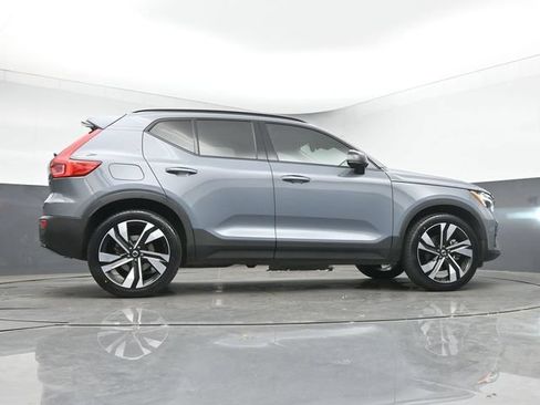 Used 2023 Volvo XC40 B5 Ultimate w/ Protection Package Premier AWD/4WD image 44