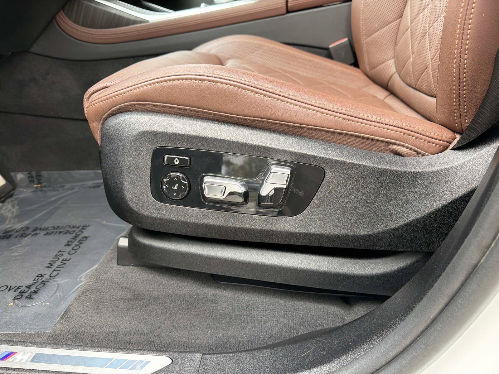Certified 2024 BMW X7 xDrive40i w/ M Sport Package AWD/4WD image 13