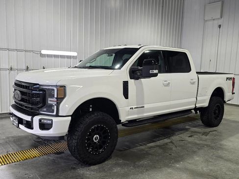 Used 2021 Ford F250 Lariat image 2