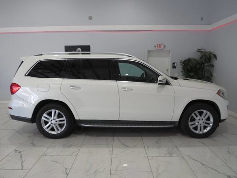 Used 2016 Mercedes-Benz GL 450 4MATIC w/ Premium I Package image 2
