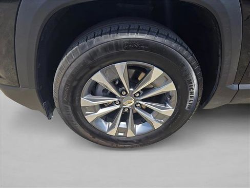 Used 2025 Chevrolet Equinox LT AWD/4WD image 11