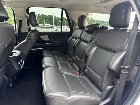 Used 2025 Ford Expedition Active AWD/4WD image 32