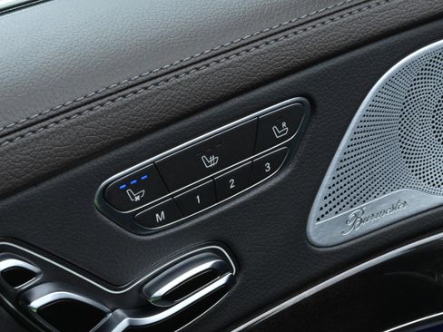 Used 2020 Mercedes-Benz S 560 Sedan image 35