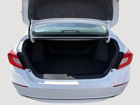 Used 2018 Honda Accord LX image 6