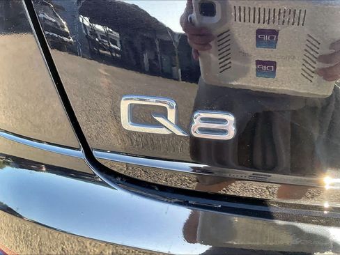 Used 2019 Audi Q8 Premium Plus w/ Premium Plus AWD/4WD image 31