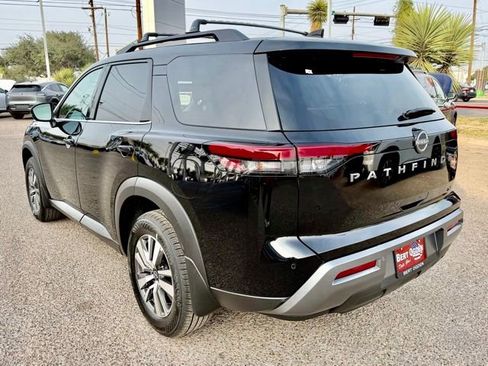 New 2026 Nissan Pathfinder SL image 5