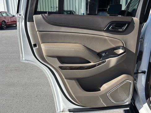 Used 2020 GMC Yukon SLT w/ Premium Edition image 17