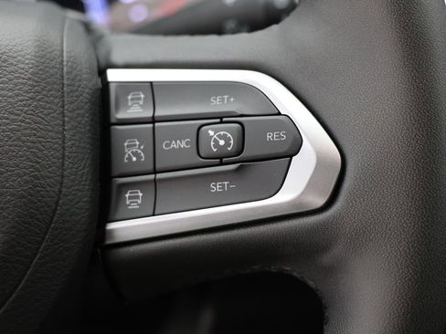 Used 2025 Jeep Compass Limited AWD/4WD image 19