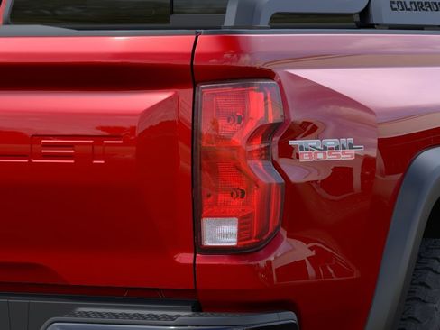 New 2026 Chevrolet Colorado Trail Boss w/ Midnight Edition AWD/4WD image 12