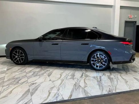 Used 2025 BMW 760i xDrive w/ Executive Package AWD/4WD image 11