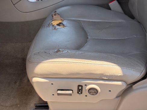 Used 2005 Cadillac Escalade AWD image 14